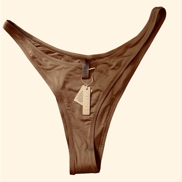 Skims bikini bottoms- almond - Picture 4 of 9